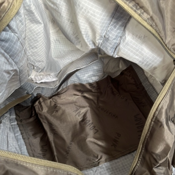 Pink totes into another smaller size pink bag 👜 2 in 1 - Picture 5 of 9